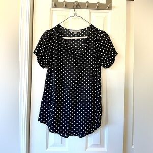 Women’s XS short sleeve black and white polka dot sheet blouse